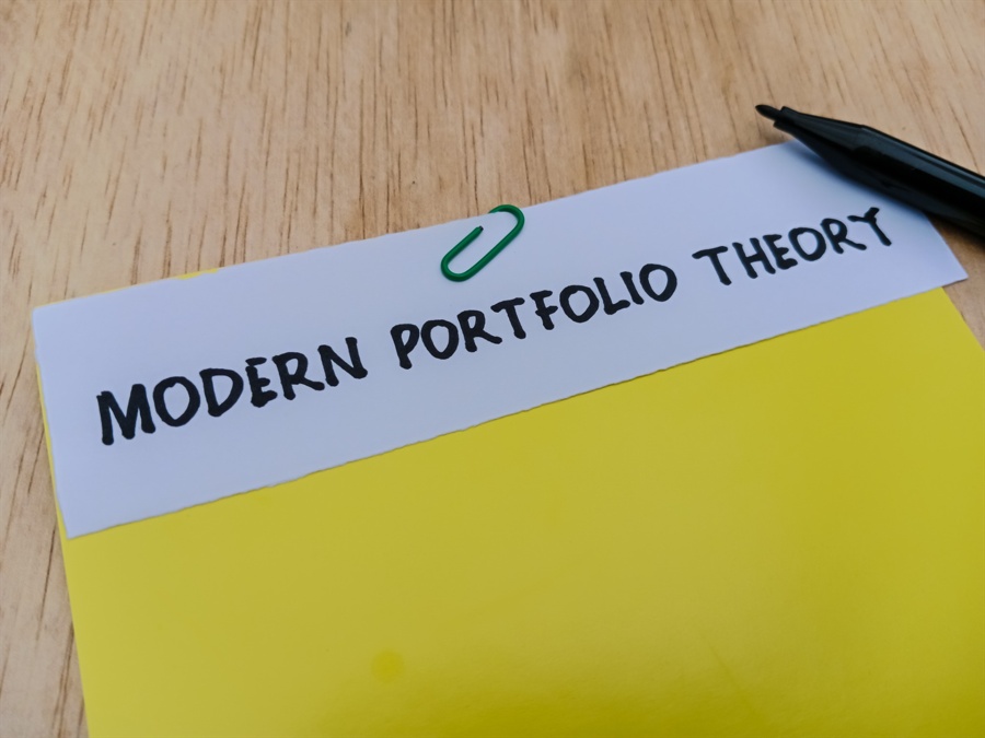 A stock portfolio that balances risk and reward