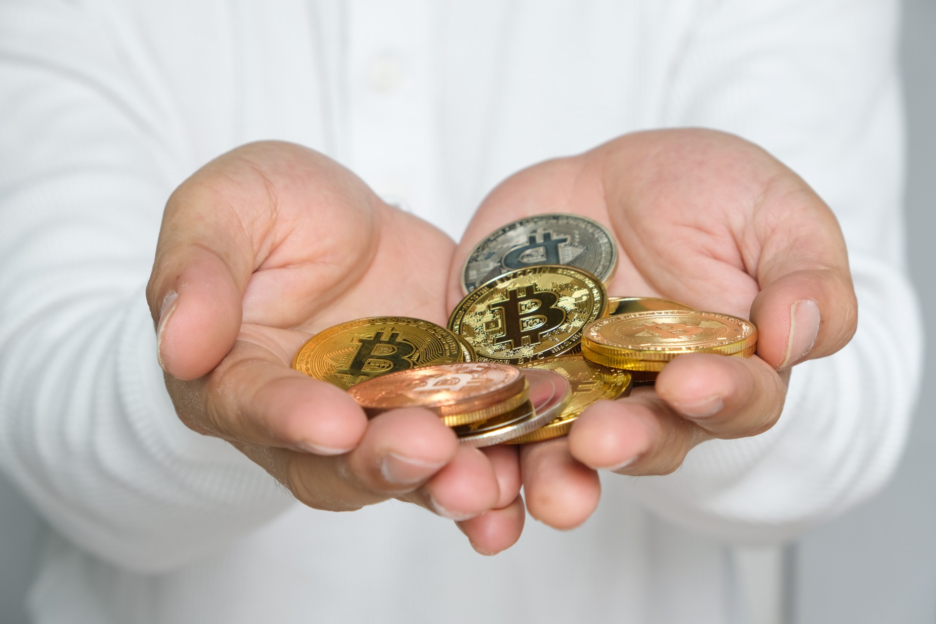 Stand Chart says replacing TSLA in Mag 7 with Bitcoin, higher returns &  lower volatility | investingLive