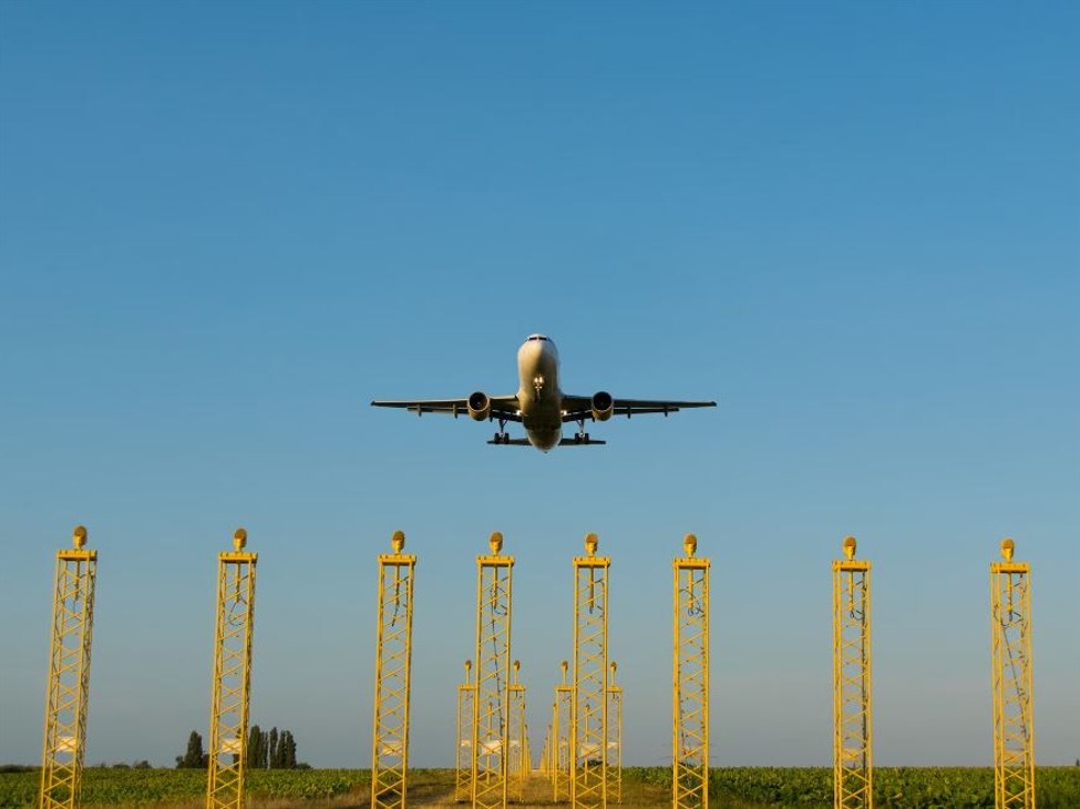 U.S. flight delays worsen as shutdown fuels air traffic controller shortages | investingLive