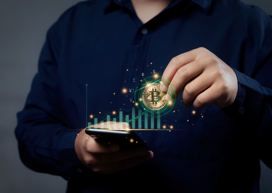 Buy, sell or hold Bitcoin? Watch major stations for BTC