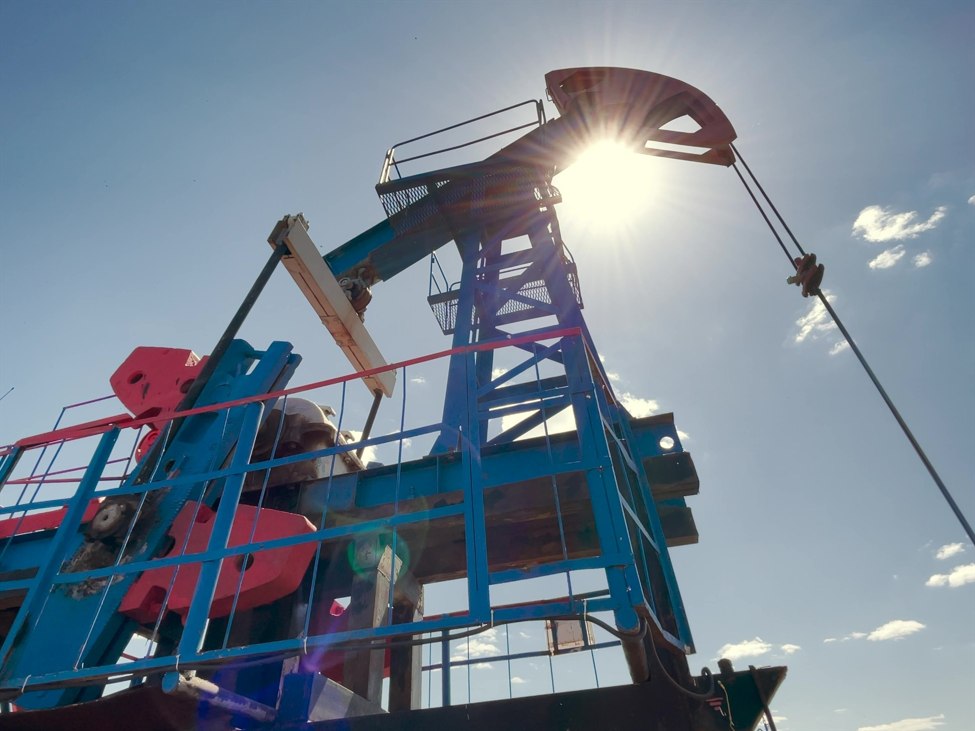 Baker Hughes oil rig count -7 at 415