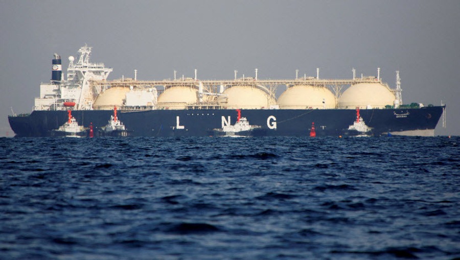 LNG shipping vessel