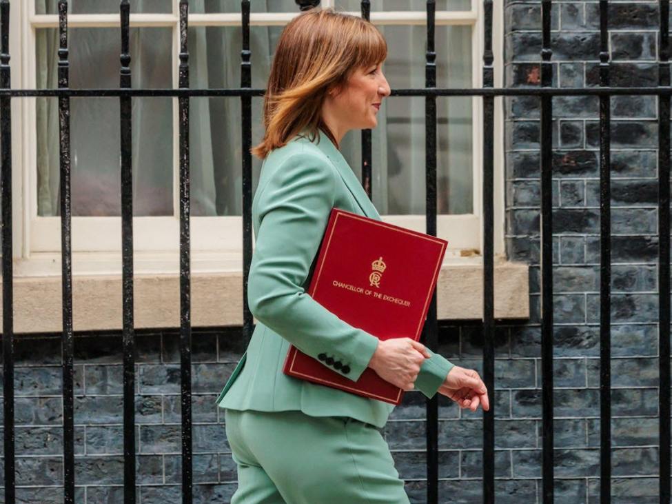 UK in the spotlight as we look to the session ahead | investingLive