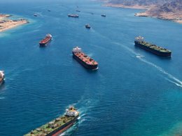 US stock futures continue to slide as Iran blocks two Chinese ships ...