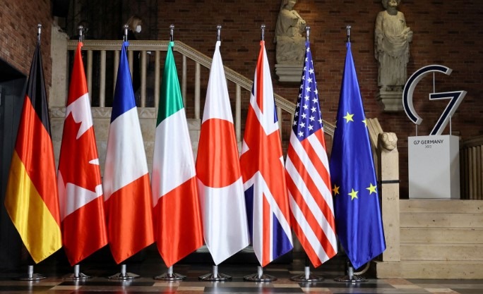g7 flags