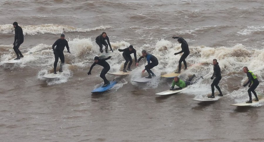 surfing wave